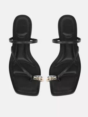 Polli Toe Loop Sandal Vince